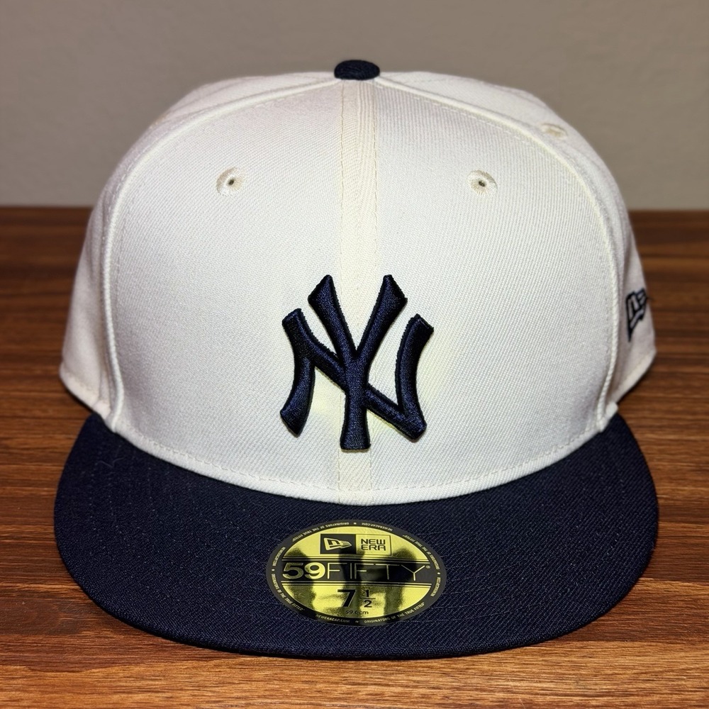 New Era New York Yankees 59FIFTY Fitted Hat Cream Blue Two Tone Size 7 1/2 Cap